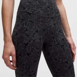 LULULEMON- Dark grey floral print legging- Size: 6- NWT.